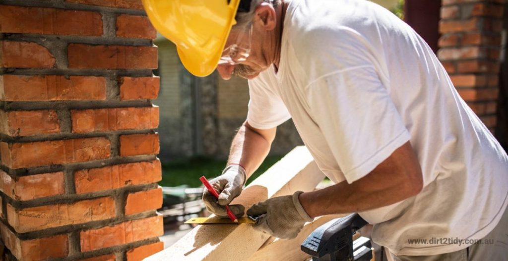 What is the difference between a carpenter and a builder?