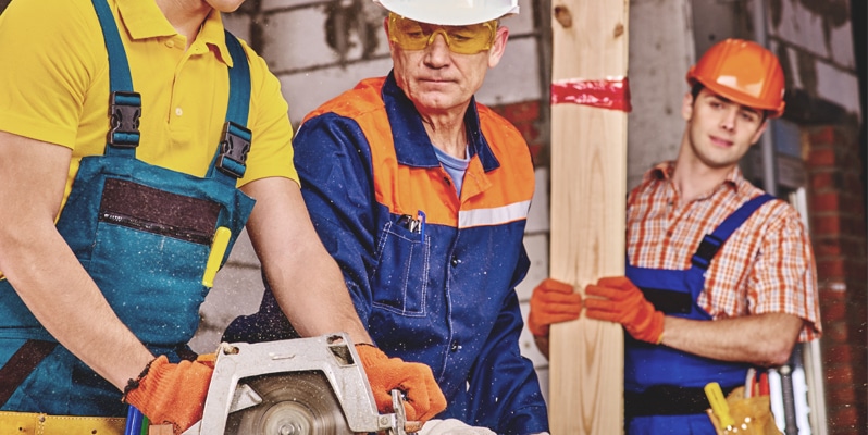 What qualifications do you need to be a builder in Australia?