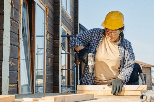 What is the difference between a carpenter and a builder NSW?