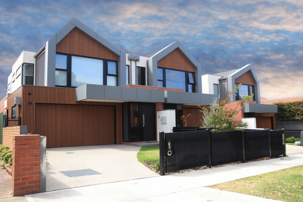 How long is it taking to build a house in 2023?