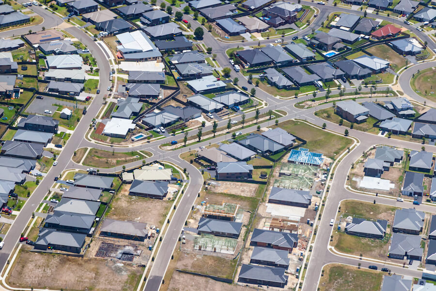 Is it better to buy land first and then build?